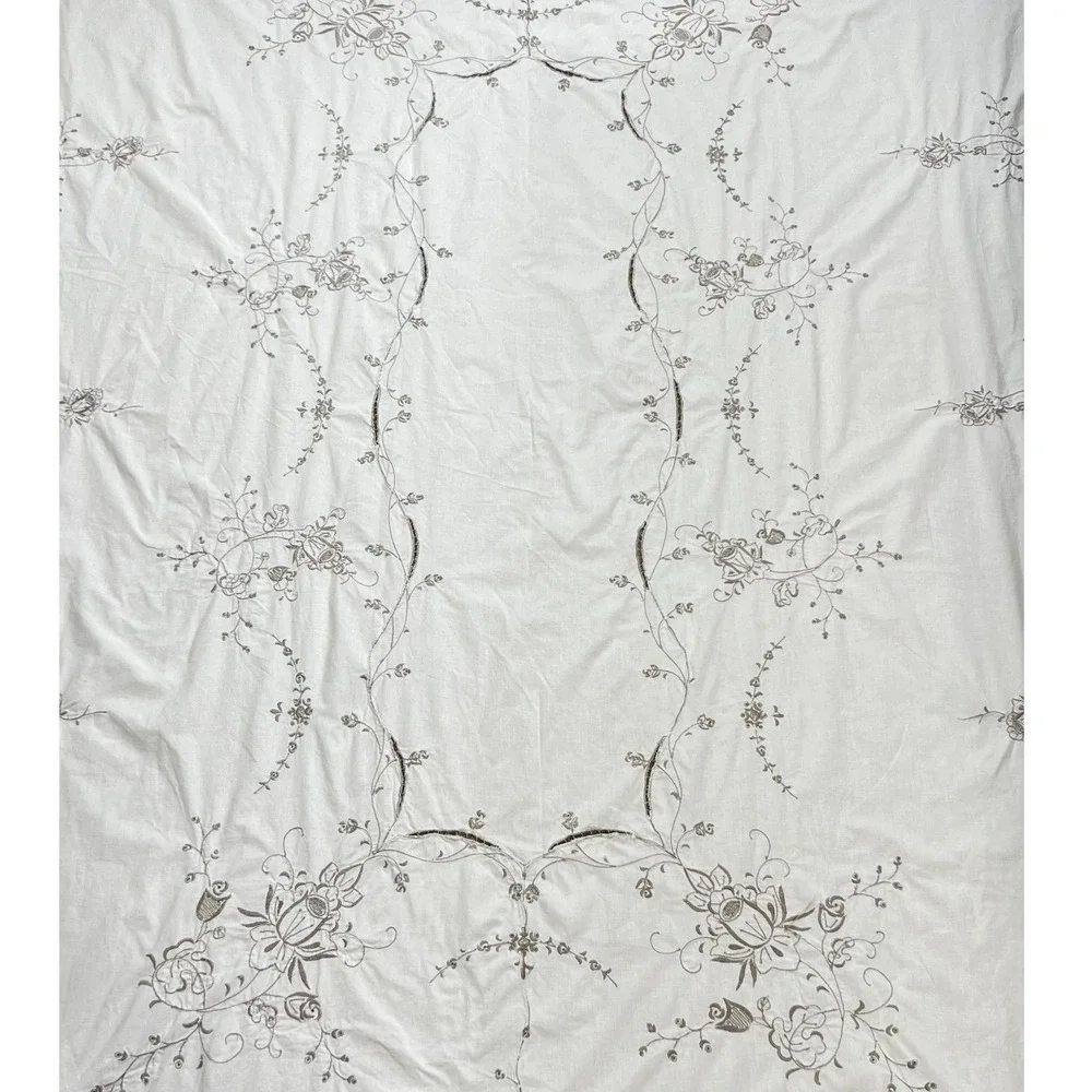 Vintage Antique Hand Embroidered White Linen Tablecloth Scalloped Cutwork Floral